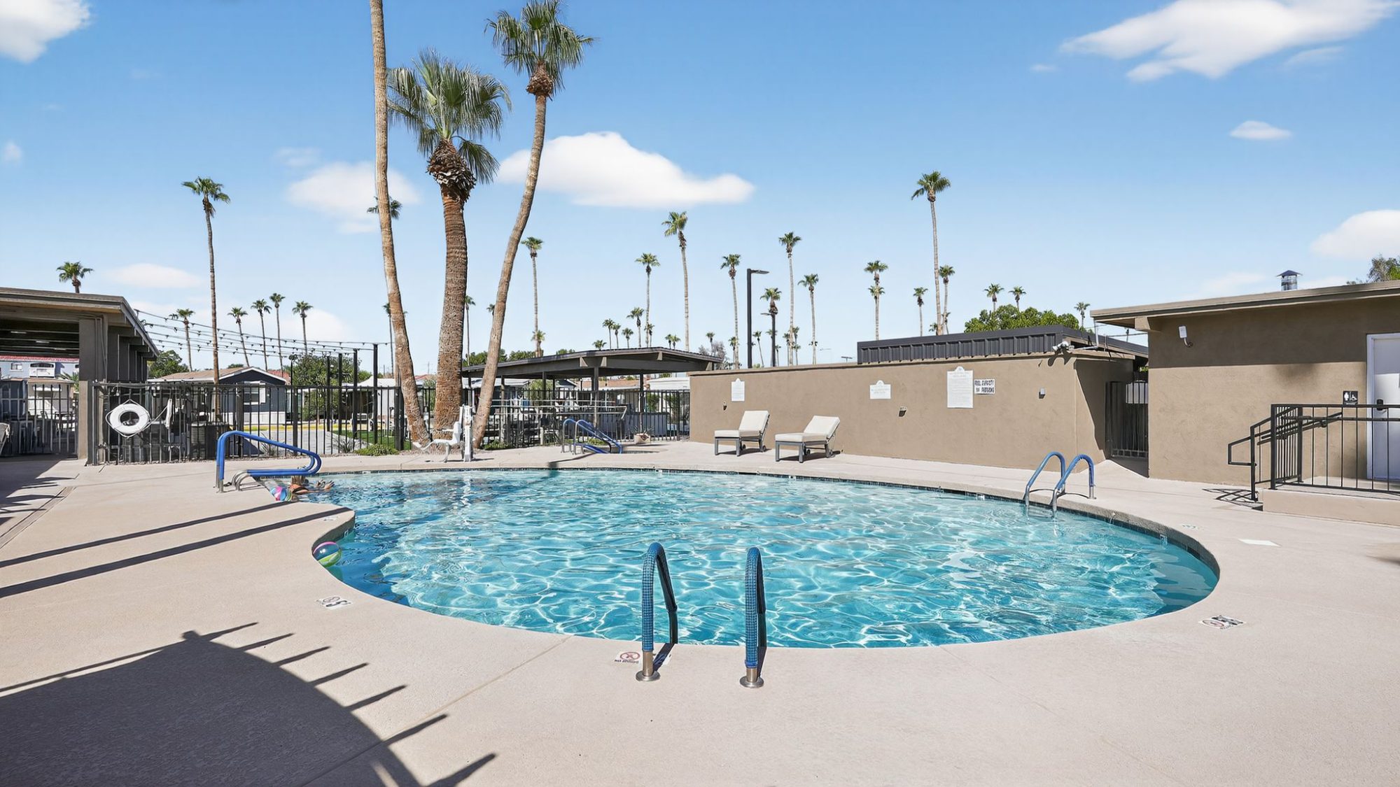 04 2050 W Dunlap Ave Phoenix AZ 85021 USA Exterior A7404517